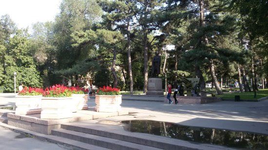 Monument to Bauyrzhan Momyshuly